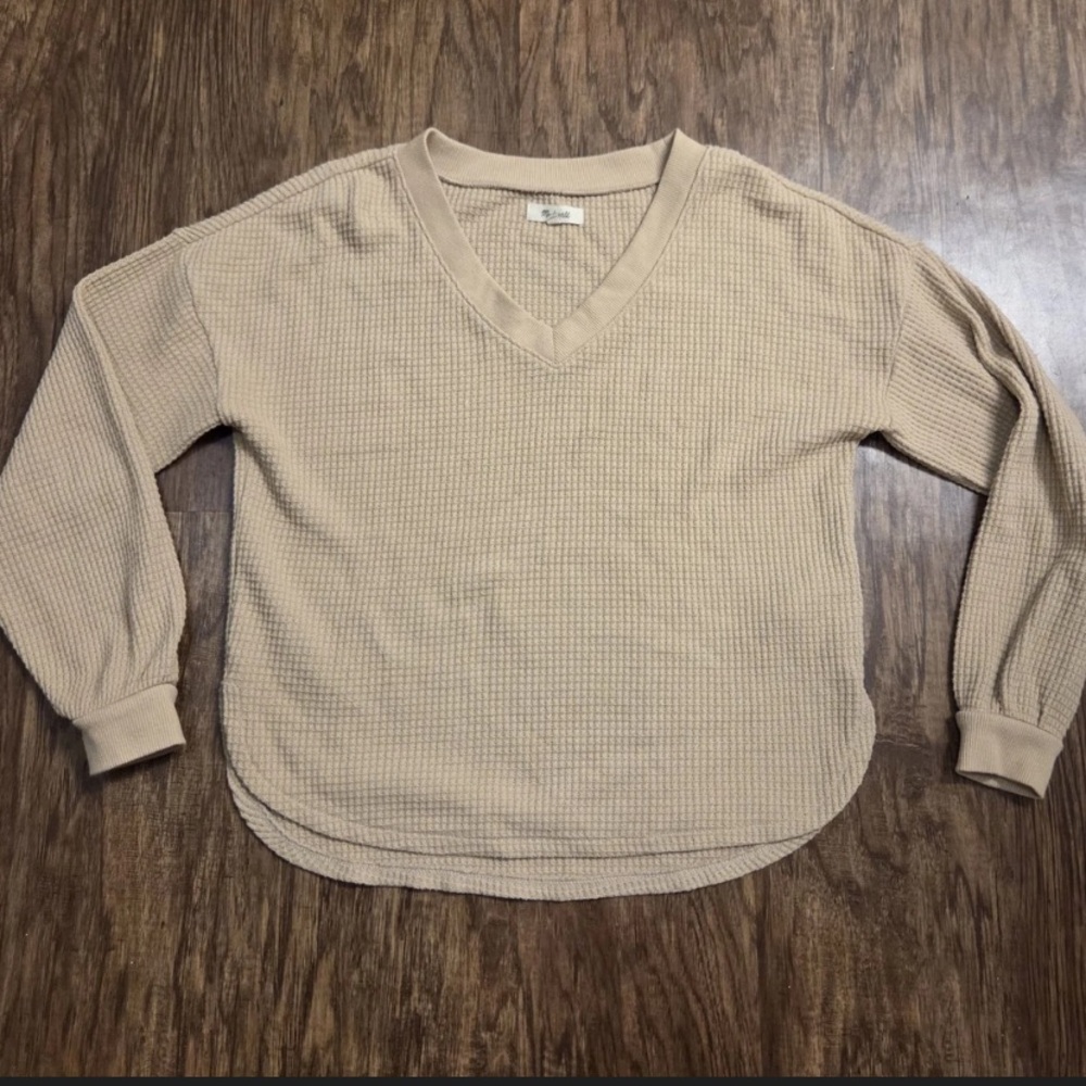 Madewell waffle knit long-sleeve top w/ V- neck & ribbed cuffs, size Medium, EUC